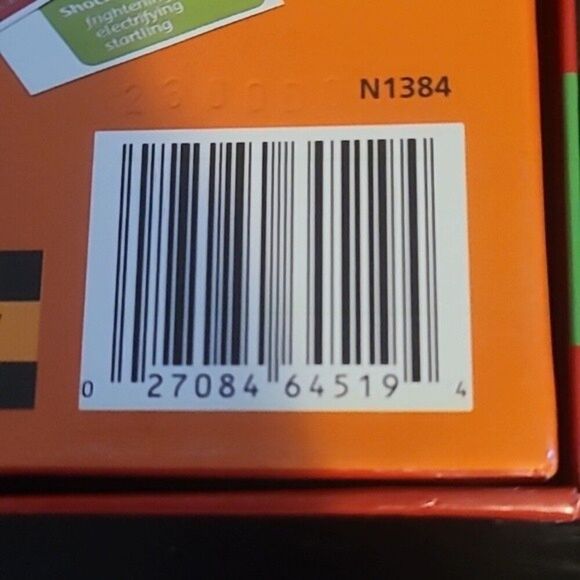 Mattel's Apple to Apple Party Box Game  cards family red games fun laughter - Picture 4 of 14